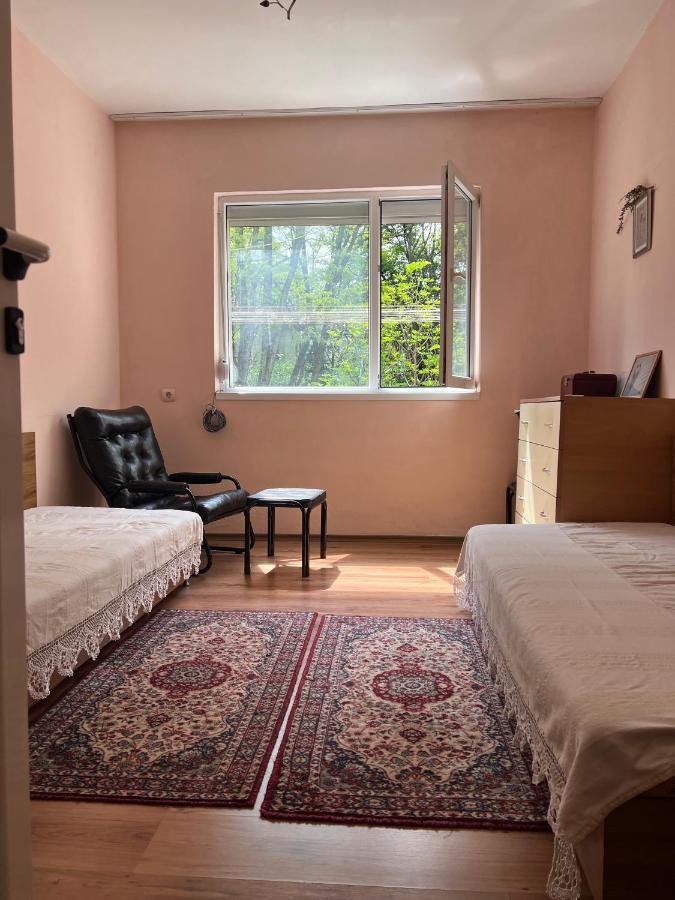 Compact City Center Apartment Kurdzhali Exterior photo